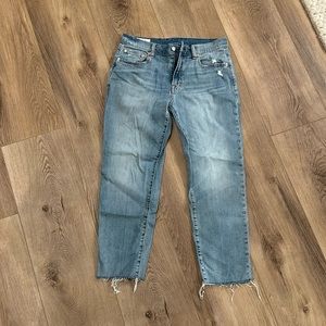 Distressed Gap girlfriend fit jeans-size 29R